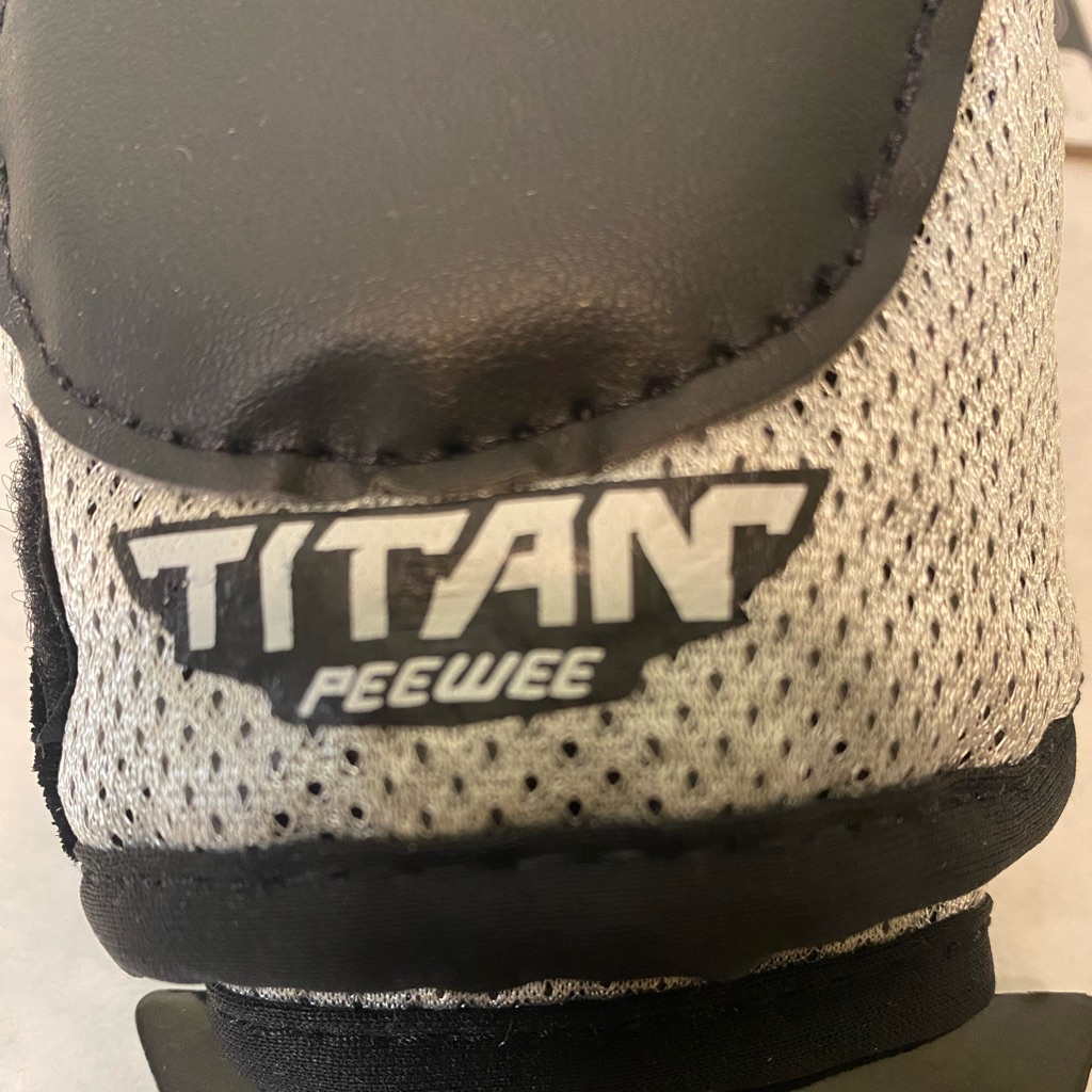 Fox Racing Titan Pee Wee Sport Performance Elbow Guard M/L Ages 6-9 Black Silver
